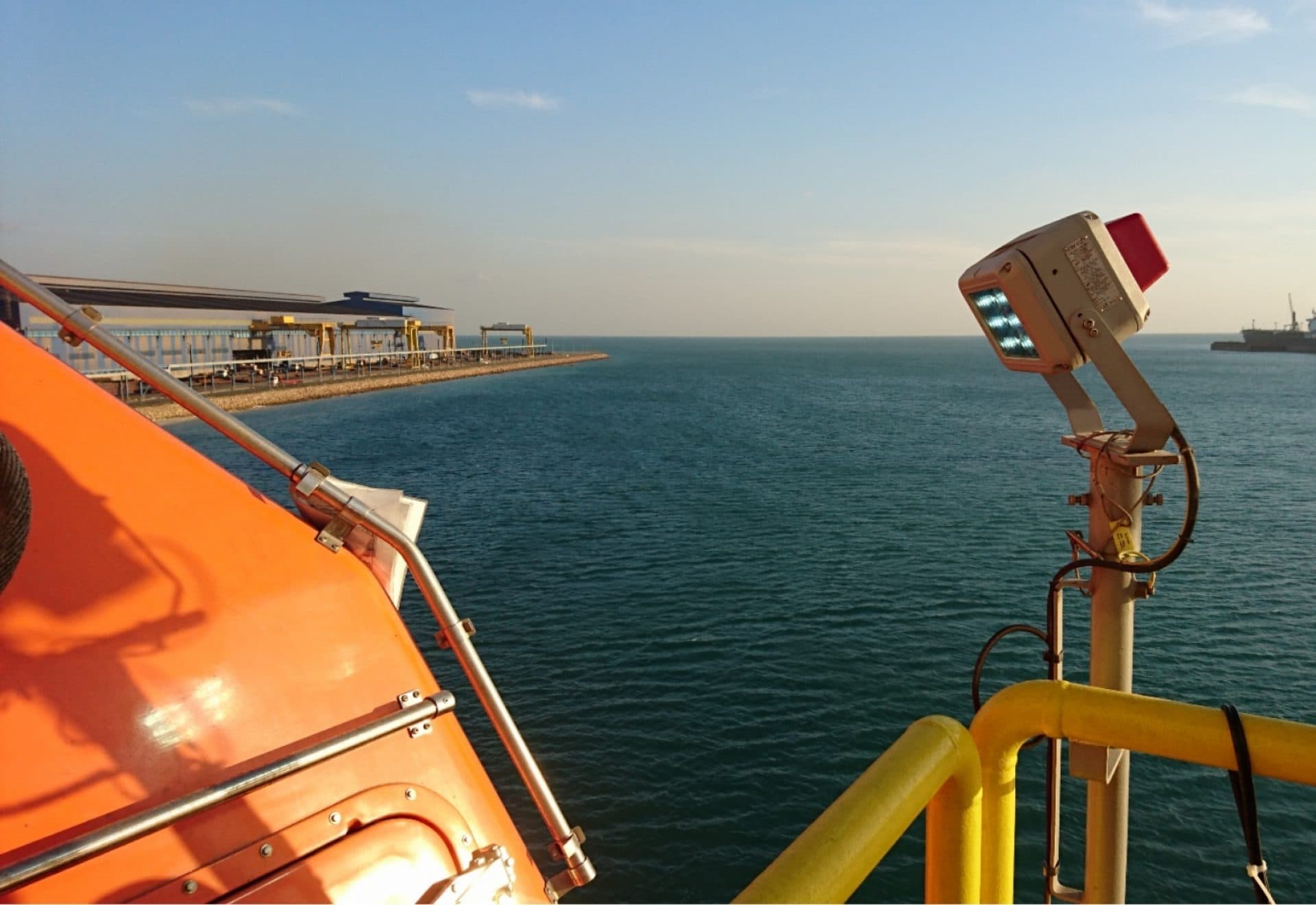 Emergency SPARTAN LED luminaire installed on an offshore